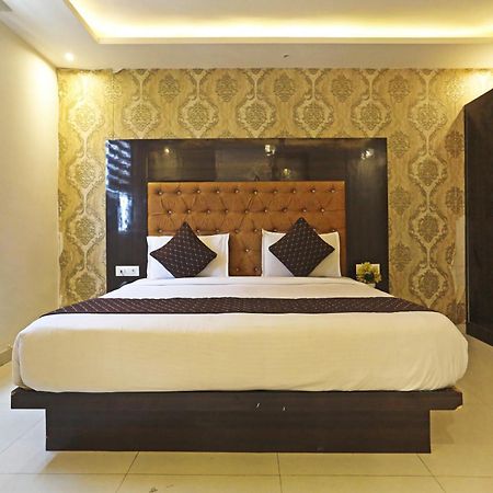 Hotel Iconic Near Delhi Igi International Airport Ню Делхи Екстериор снимка
