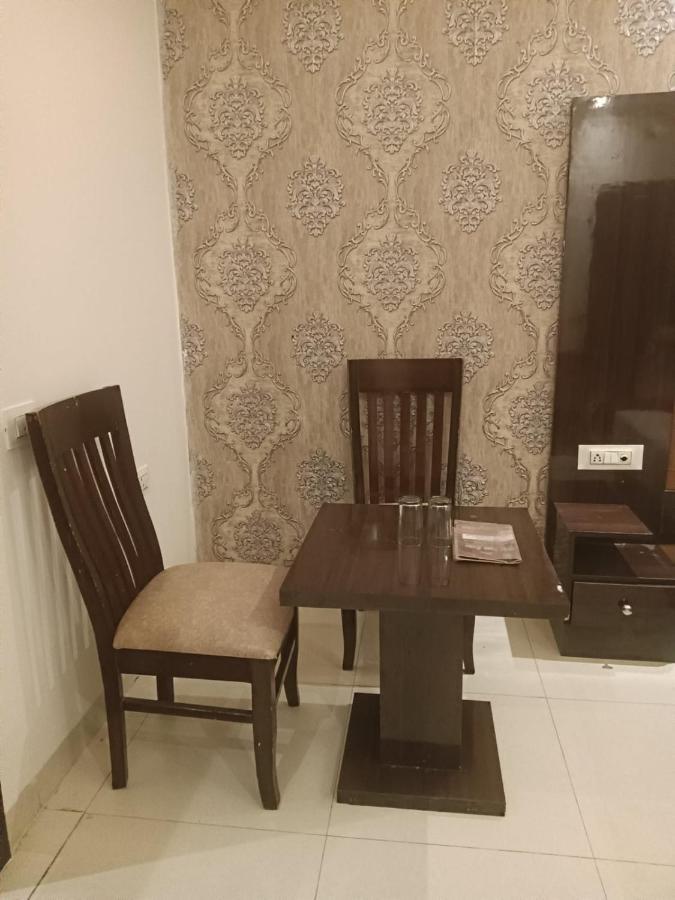Hotel Iconic Near Delhi Igi International Airport Ню Делхи Екстериор снимка