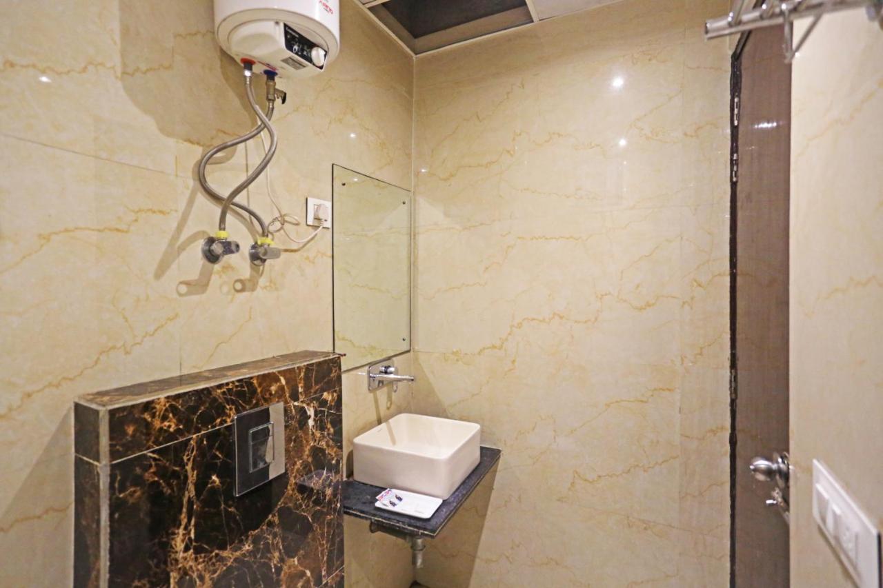 Hotel Iconic Near Delhi Igi International Airport Ню Делхи Екстериор снимка