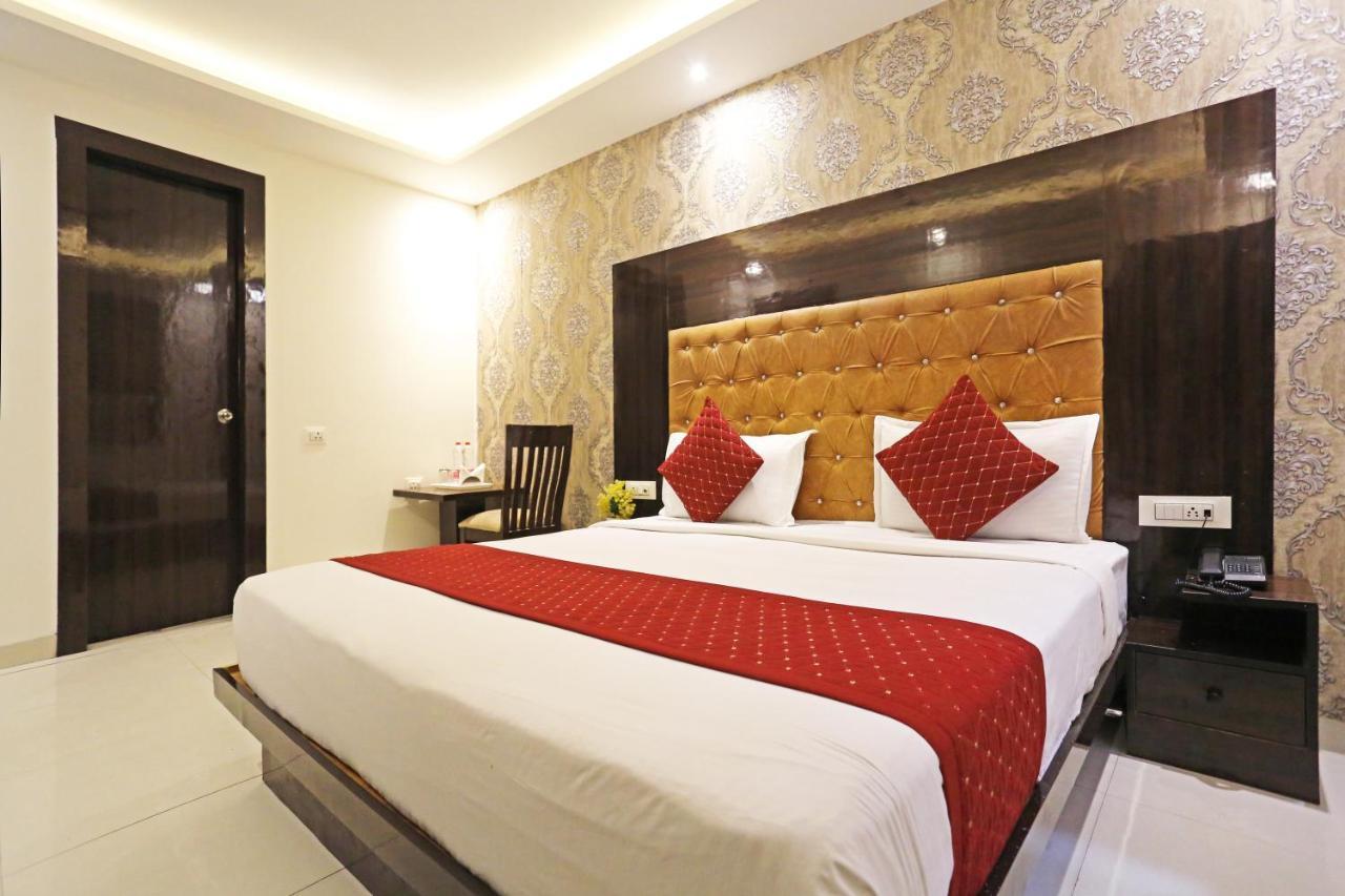 Hotel Iconic Near Delhi Igi International Airport Ню Делхи Екстериор снимка
