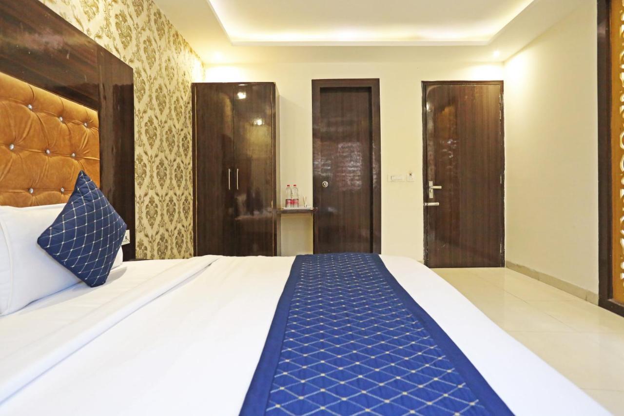 Hotel Iconic Near Delhi Igi International Airport Ню Делхи Екстериор снимка