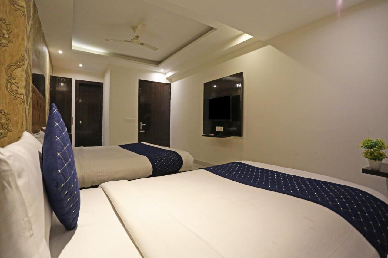 Hotel Iconic Near Delhi Igi International Airport Ню Делхи Екстериор снимка