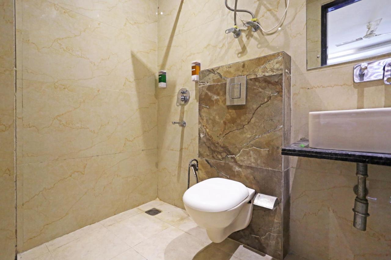 Hotel Iconic Near Delhi Igi International Airport Ню Делхи Екстериор снимка