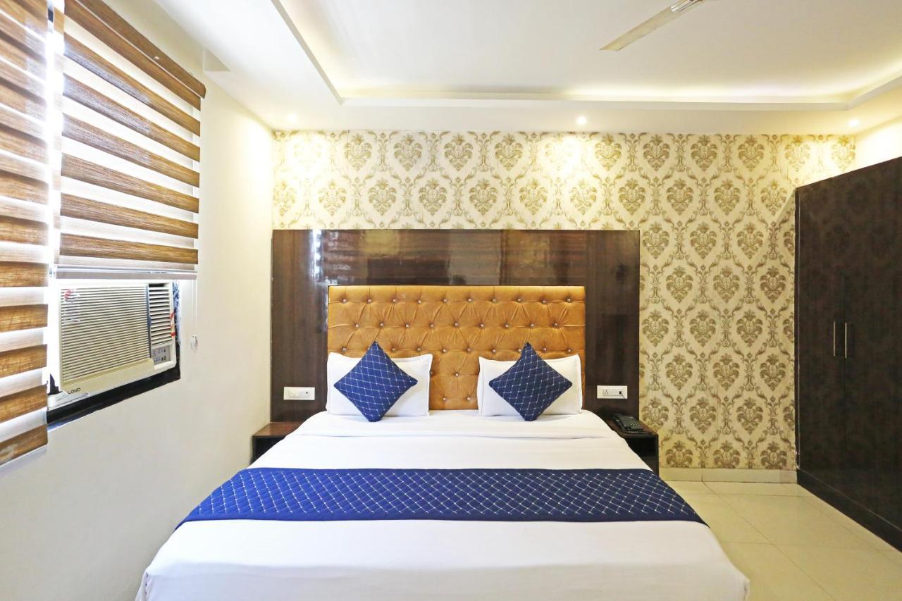 Hotel Iconic Near Delhi Igi International Airport Ню Делхи Екстериор снимка