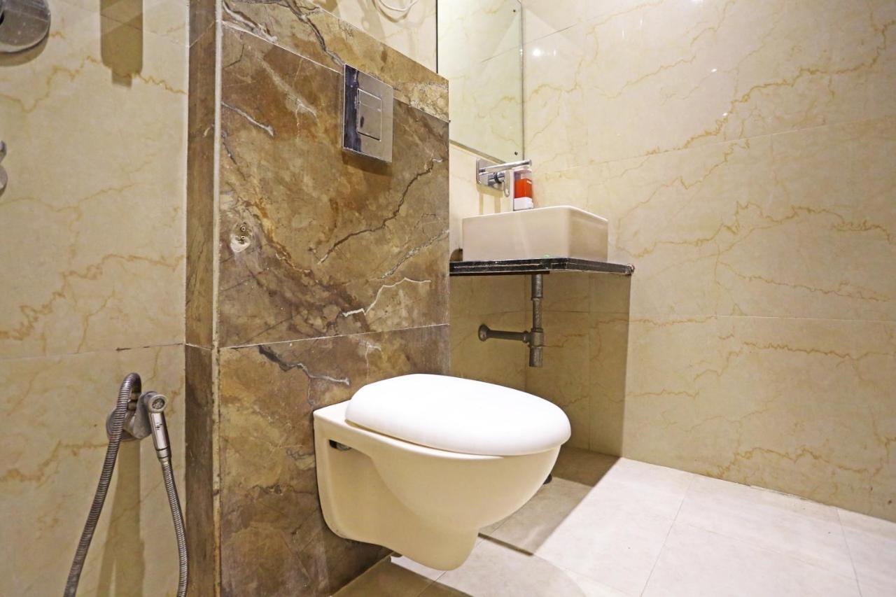 Hotel Iconic Near Delhi Igi International Airport Ню Делхи Екстериор снимка