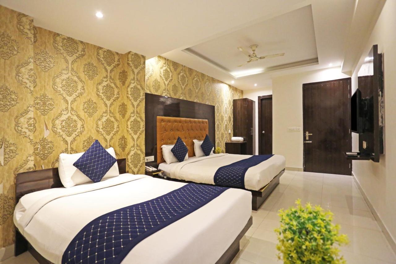 Hotel Iconic Near Delhi Igi International Airport Ню Делхи Екстериор снимка