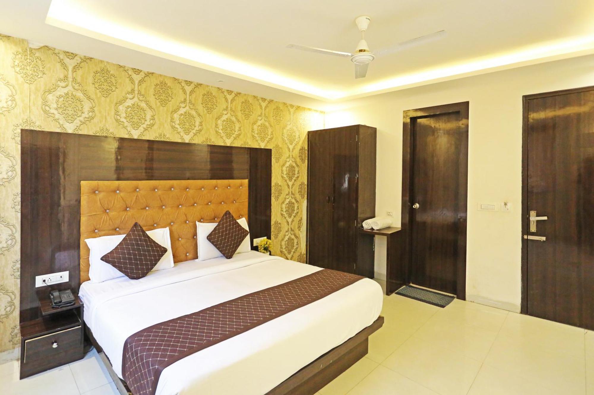 Hotel Iconic Near Delhi Igi International Airport Ню Делхи Екстериор снимка